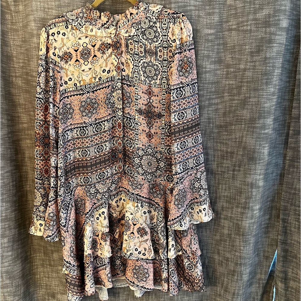 Paisley blush dress. Brand: Parker; Size: L